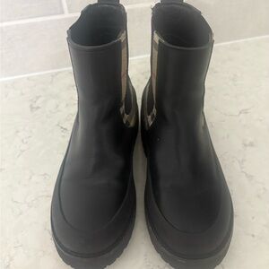 Burberry Black and Beige Kids Boots